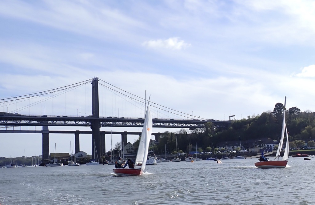 Sailing dinghies with the Tamar Bridge behind